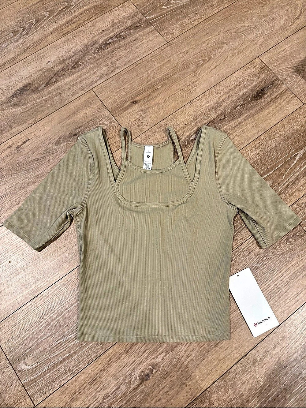NWT Lululemon Layered-Look Ribbed Short Sleeve Compass Khaki Size 8